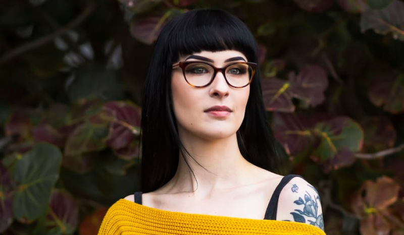 Trending Hairstyle for Women with Glasses | Framesbuy Australia
